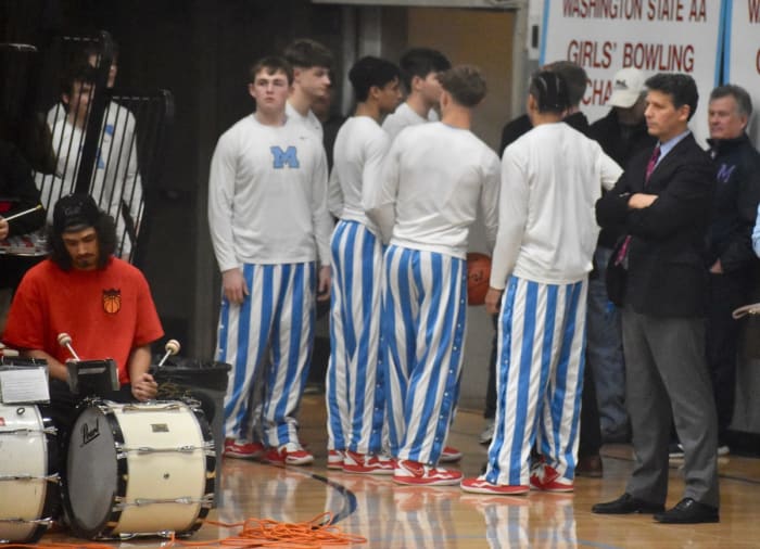 Mark Morris boys basketball 2022-23 with Bill Bakamus